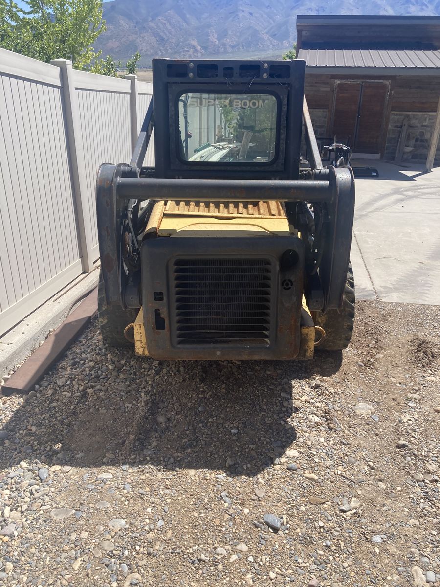 New Holland Skid Loader