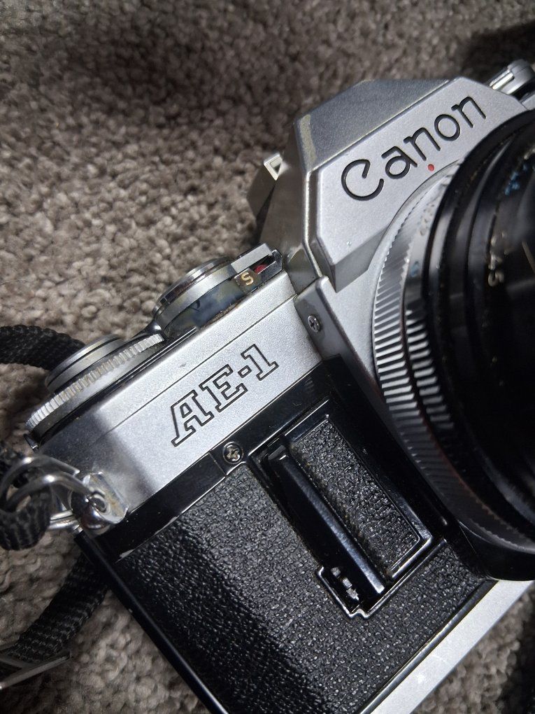 Canon AE-1 Camera With 80mm Lens, Flash, Bag Excellent Condition!