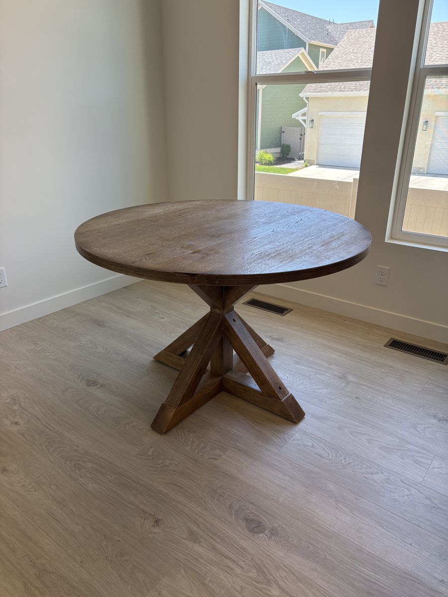 Round Dining Table - Solid Wood - Cross-Buck Pedestal Base