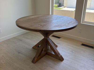 Round Dining Table - Solid Wood - Cross-Buck Pedestal Base