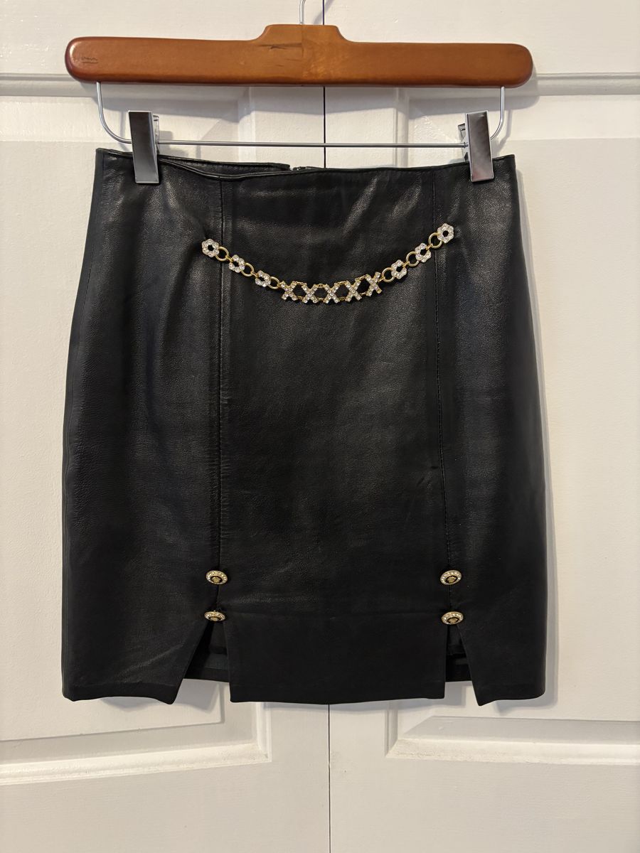 Chic Black Leather Skirt with Gold Accent Hardware & Slits – 26" Waist