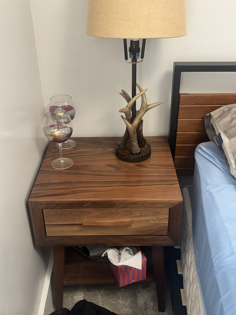 2 bedside tables