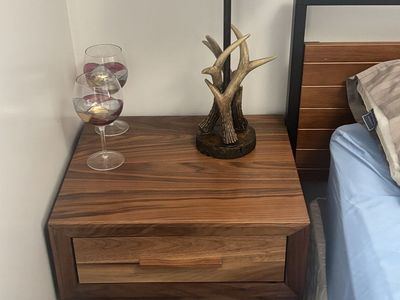 2 bedside tables