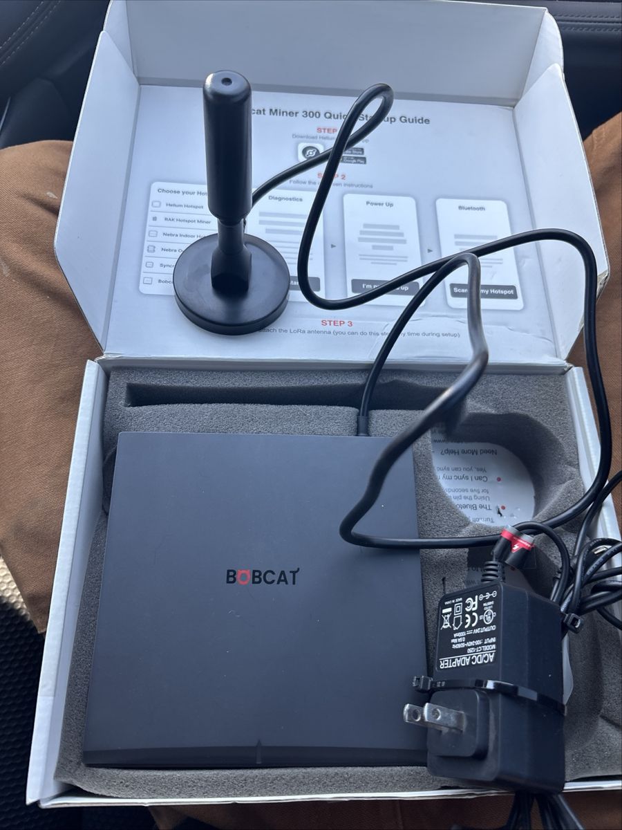 Bobcat Miner 300 Helium Hotspot Crypto Miner with Antenna & Power Adapter