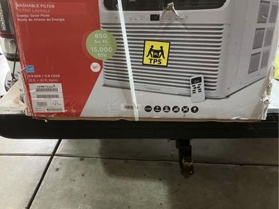 New FRIGIDAIRE window air conditioner