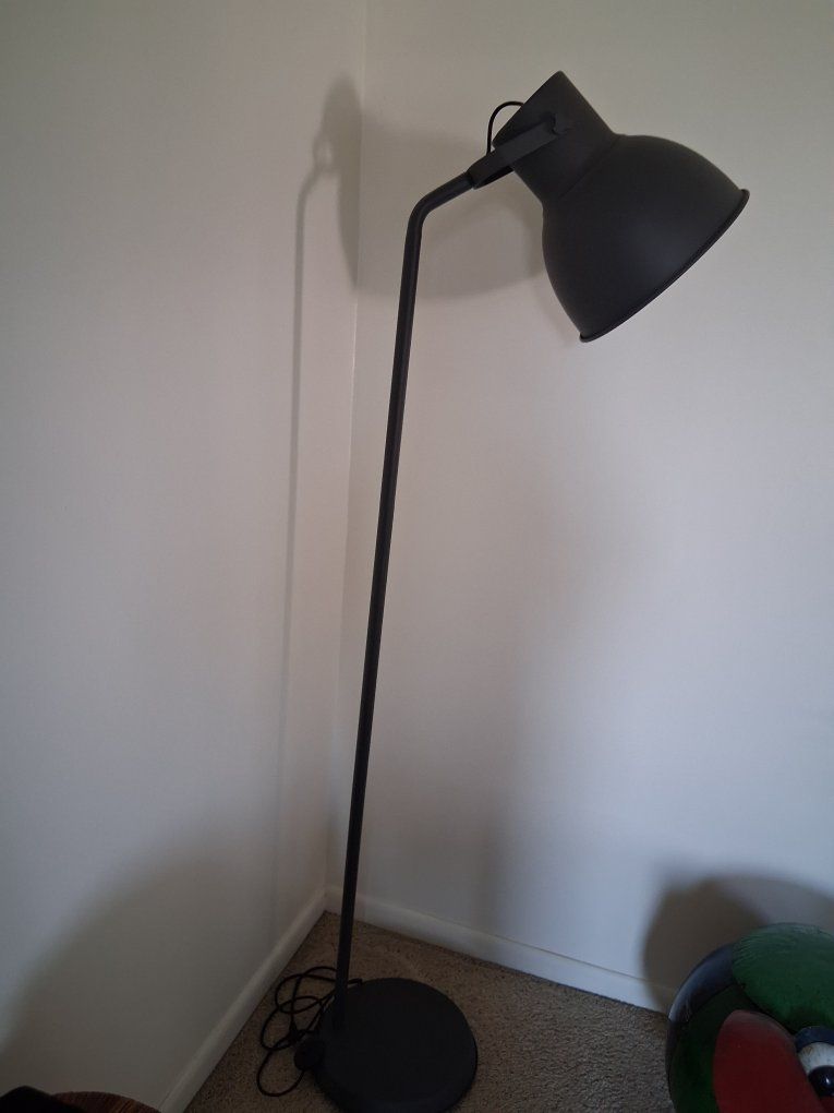 Lamp floor Black Metal Adjustable dome.approx 70" tall