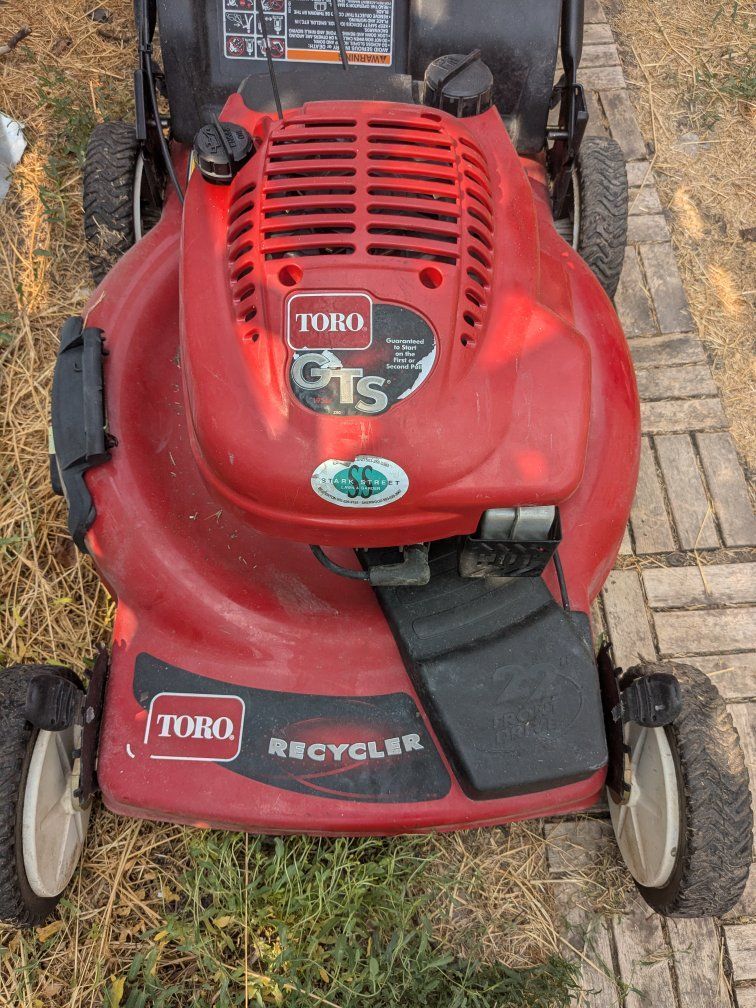 Toro recycler with drive and bag