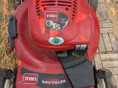 Toro recycler with drive and bag