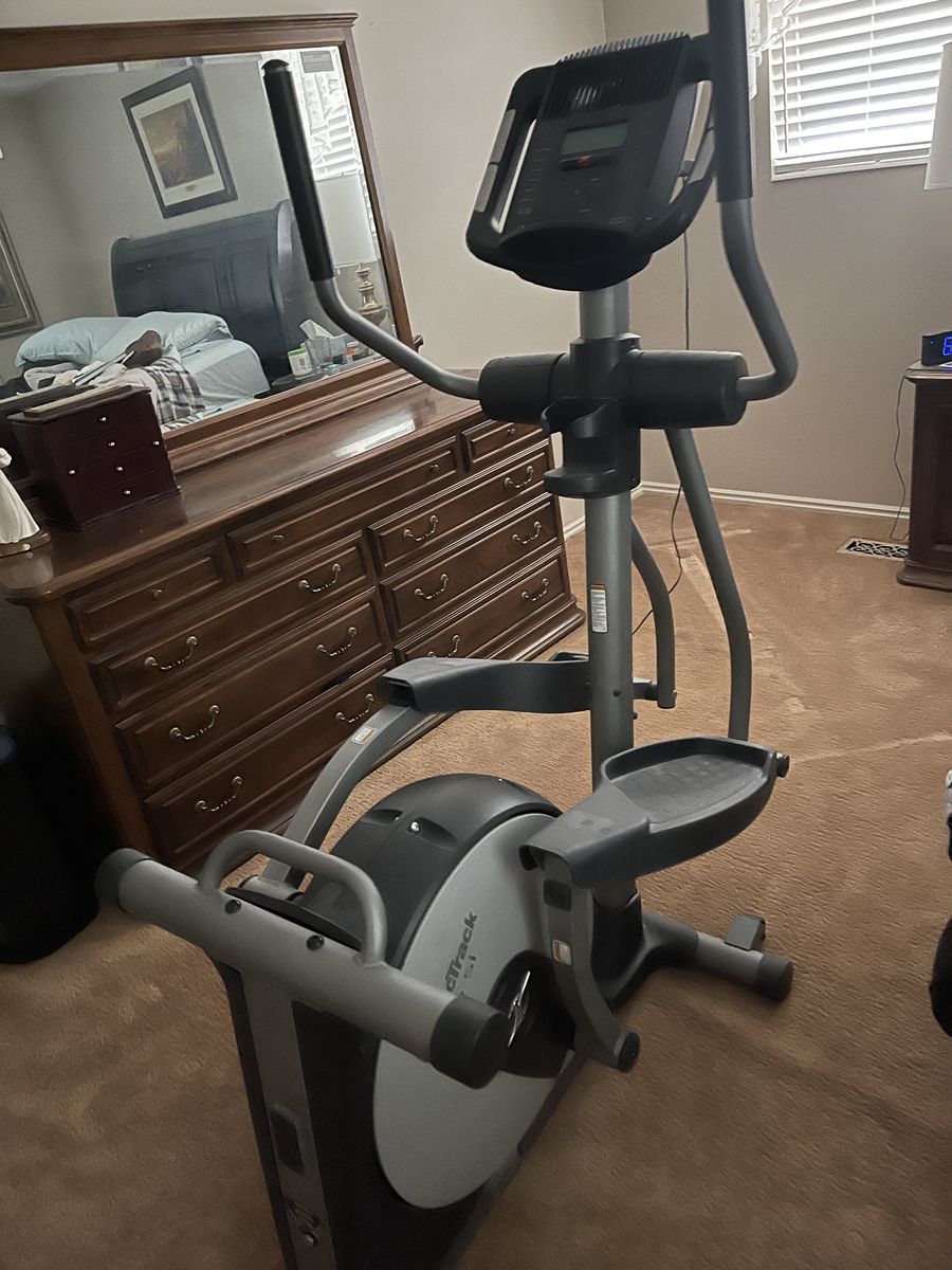 NordicTrack E5 si Elliptical Trainer Exercise Machine