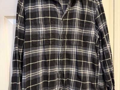H&M Men's Regular Fit Plaid Flannel Shirt Size M - Black/White/Gray Long Sleeve