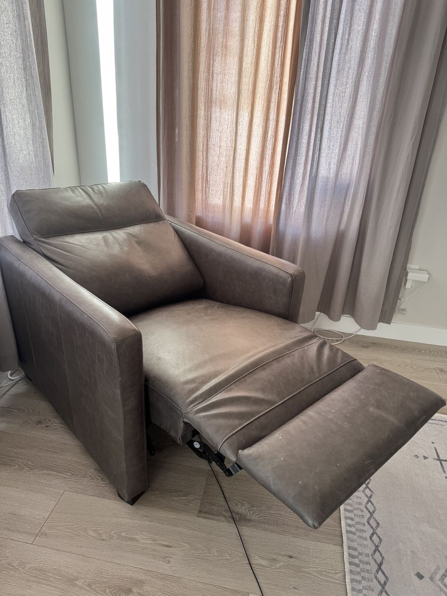Main image 6