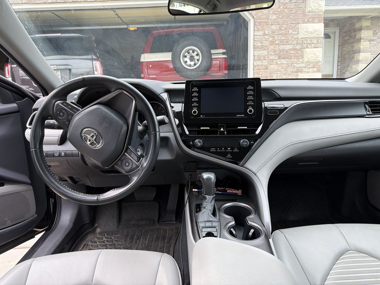 Main image 5
