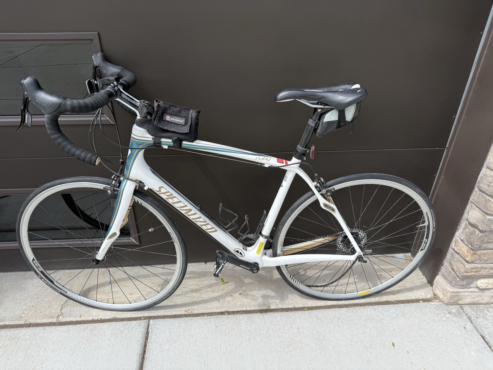 SPECIALIZED ROAD BIKE