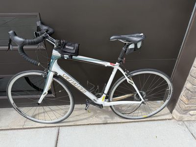 SPECIALIZED ROAD BIKE