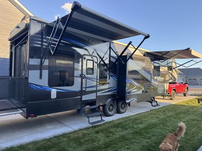 2015 Fuzion Chrome 345 5th wheel and Toy Hauler-Trades Considered