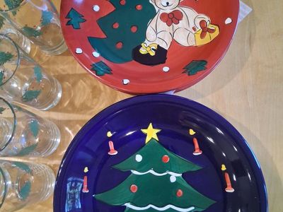Christmas Holiday Dinnerware Set - Festive Plates and Glassware