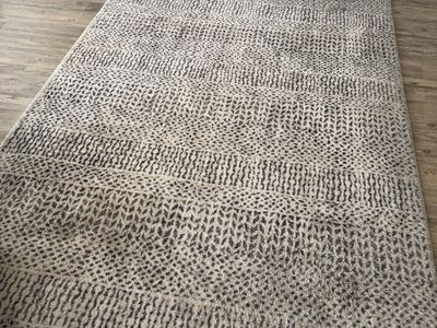 Plush Area Rug – Neutral Cream/Gray