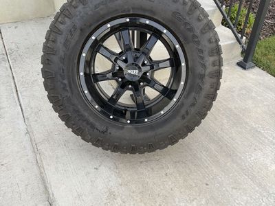 Ford F150 Toyota GMC Rims and tires 285/75R18