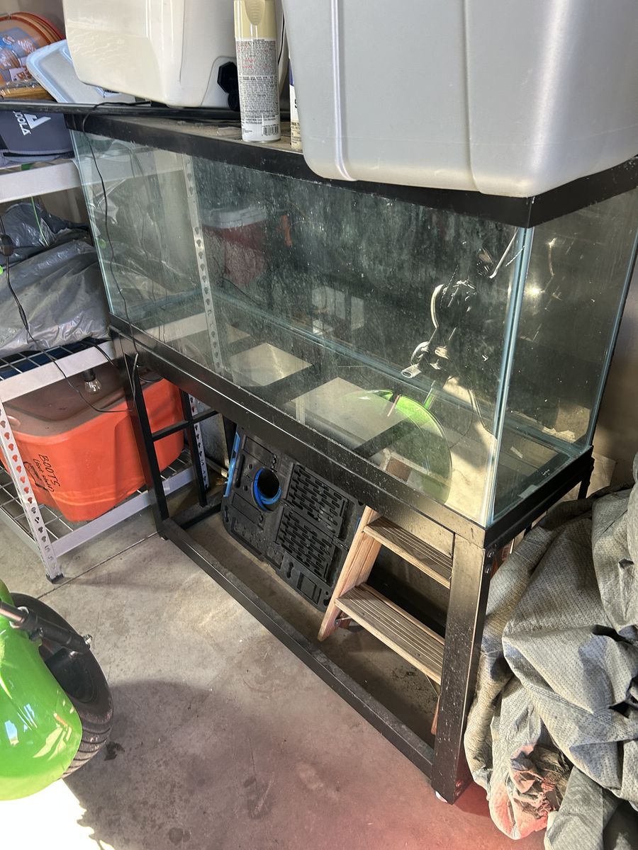 55 gallon FIsh Tank With Metsl Stand And LED light
