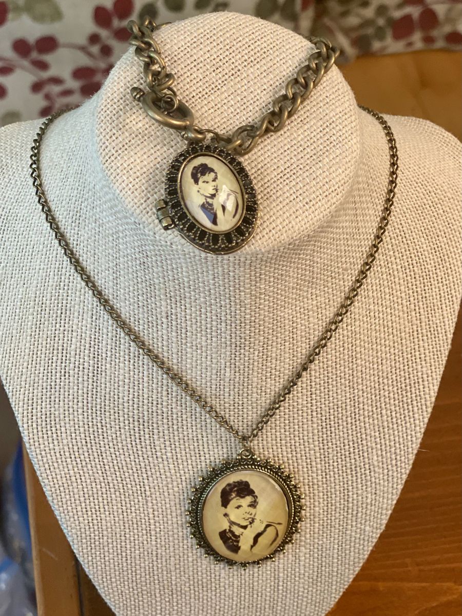 NEW! Vintage Style Audrey Hepburn Cameo Pendant Necklace & Locket Bracelet Jewelry Set - C PIX