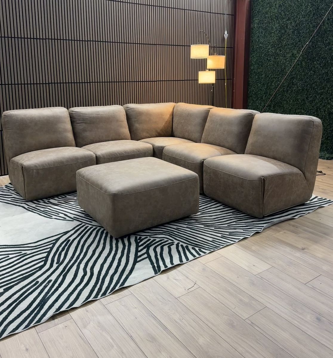 AURA 1371 — POWER RECLINING MODULAR SECTIONAL