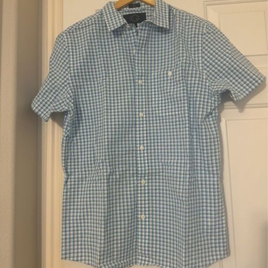 Men’s button up t-shirt
