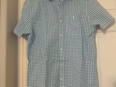 Men’s button up t-shirt