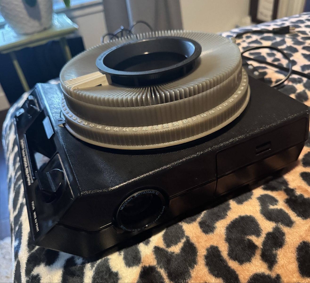 Kodak Carousel 4200 Slide Projector Ektanar C 102mm f/2.8 Lens Vintage Tested