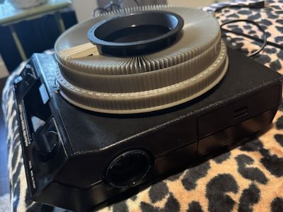 Kodak Carousel 4200 Slide Projector Ektanar C 102mm f/2.8 Lens Vintage Tested
