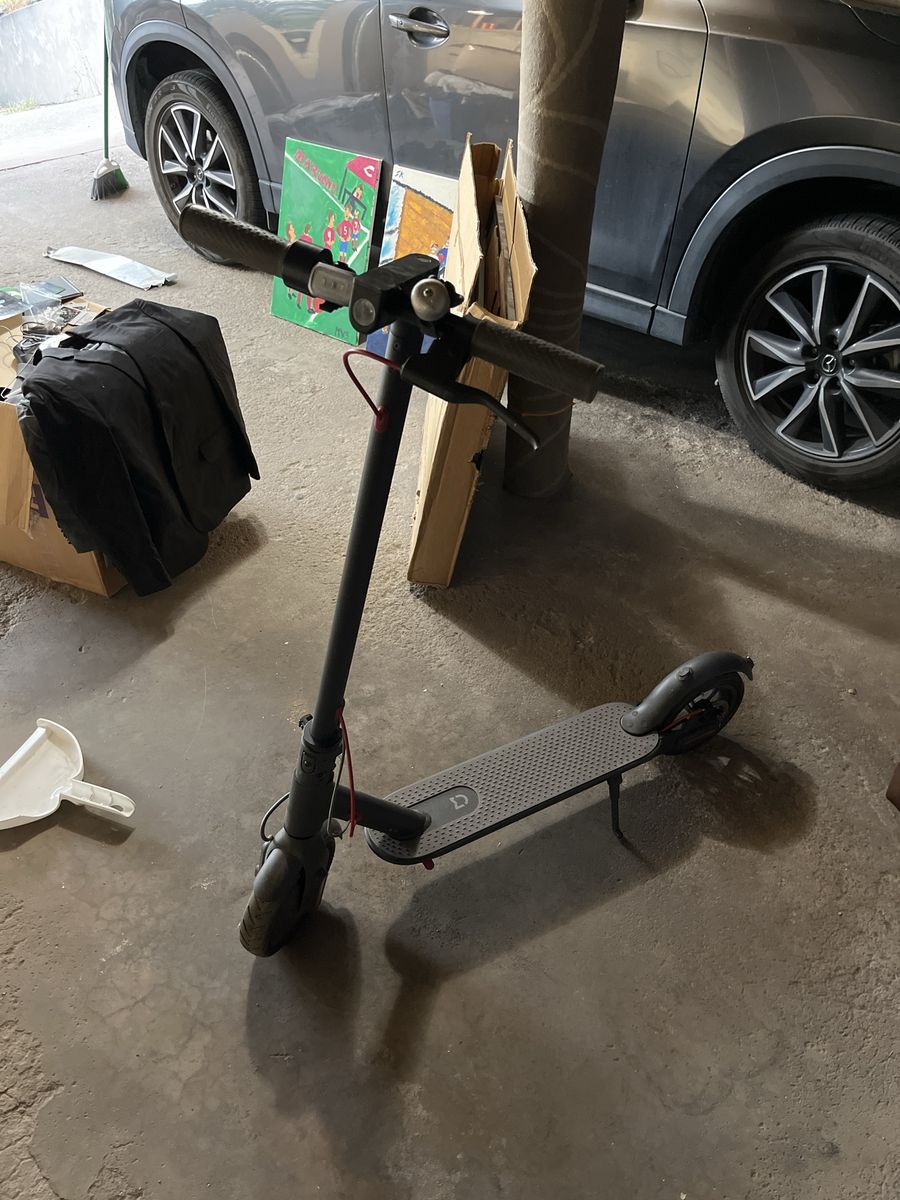 Xiaomi Mi Electric Scooter