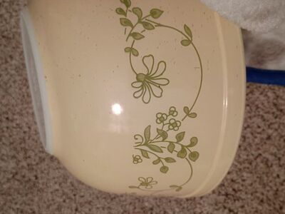 Pyrex mixing bowl