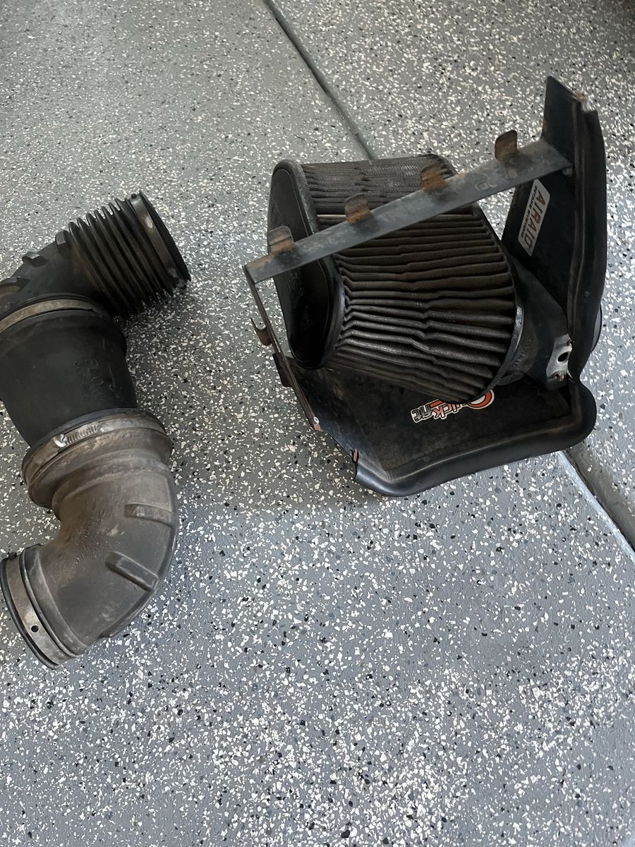 05-07.5 dodge Cummins Airaid cold air intake system 