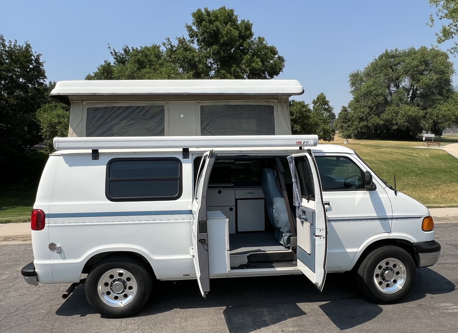 1999 Dodge Ram 2500 Sportsmobile Pop-Top Camper Van 2WD- Low Miles