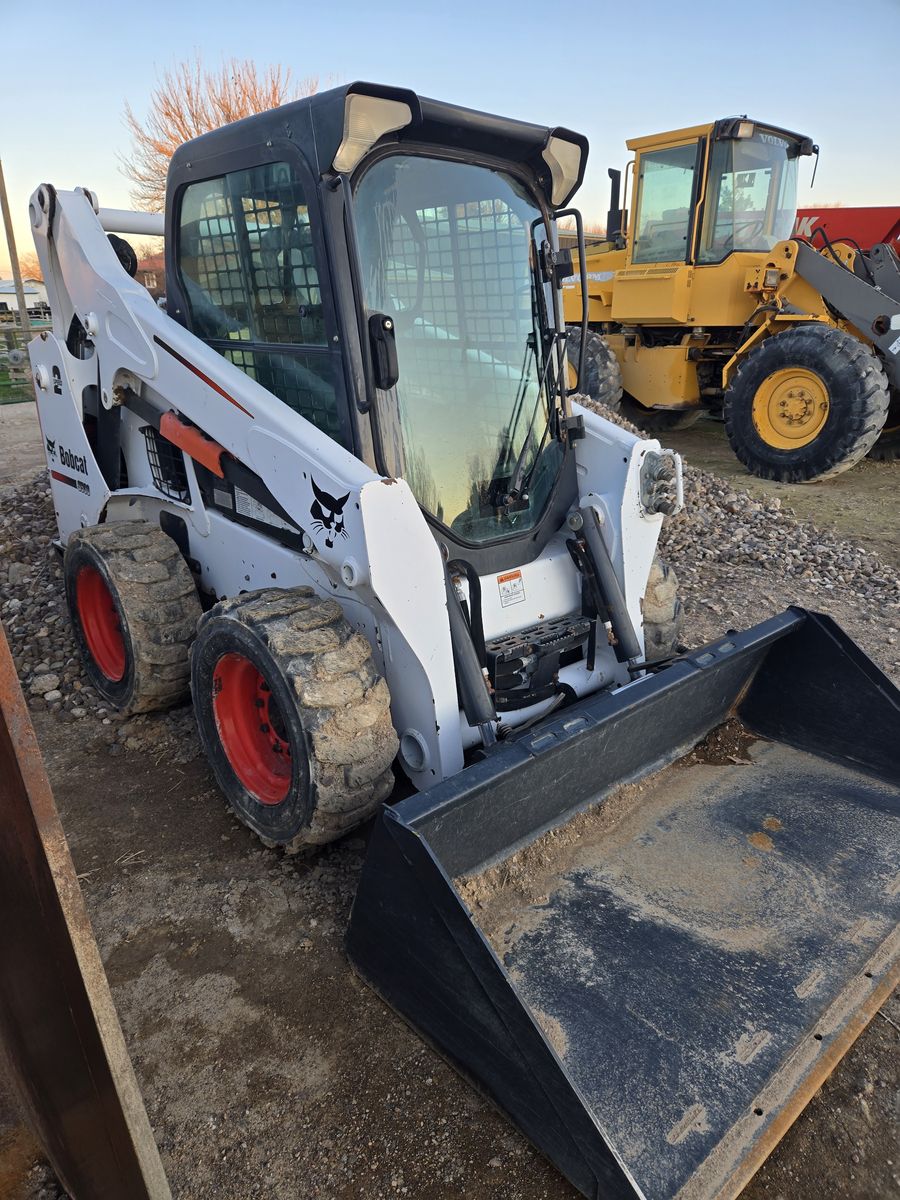 Bobcat skid steer  2016 S530