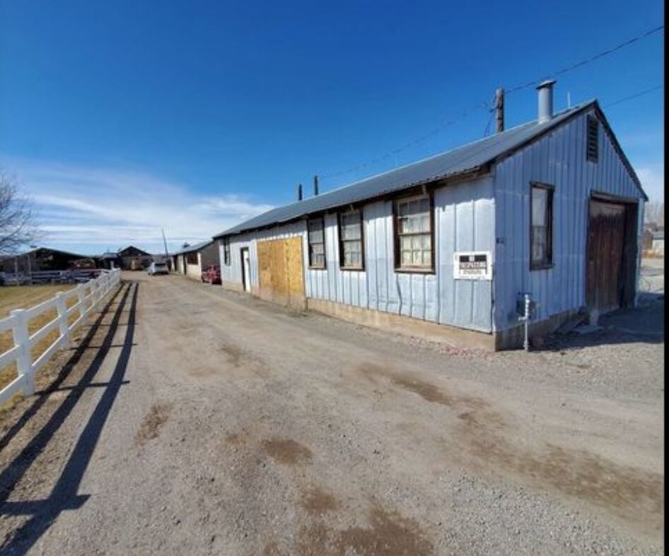 Large Chicken Coops / Barn Structures – Approx. 3,000 Sq Ft – Salem, UT