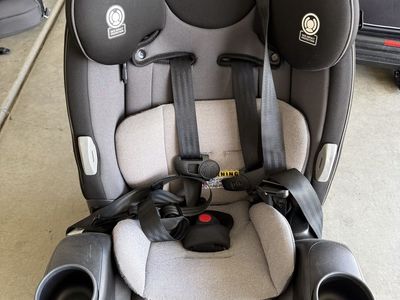 Used safety 1st rear facing child seat