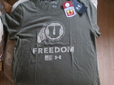 New short-sleeve T-shirt, size XS