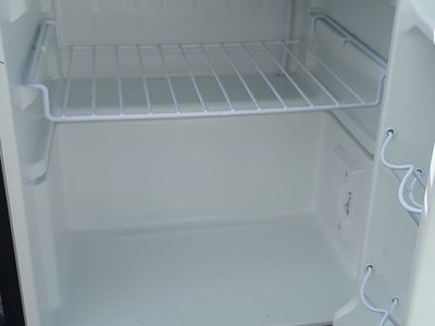 MINI FRIDGE (DELIVERY AVAILABLE)