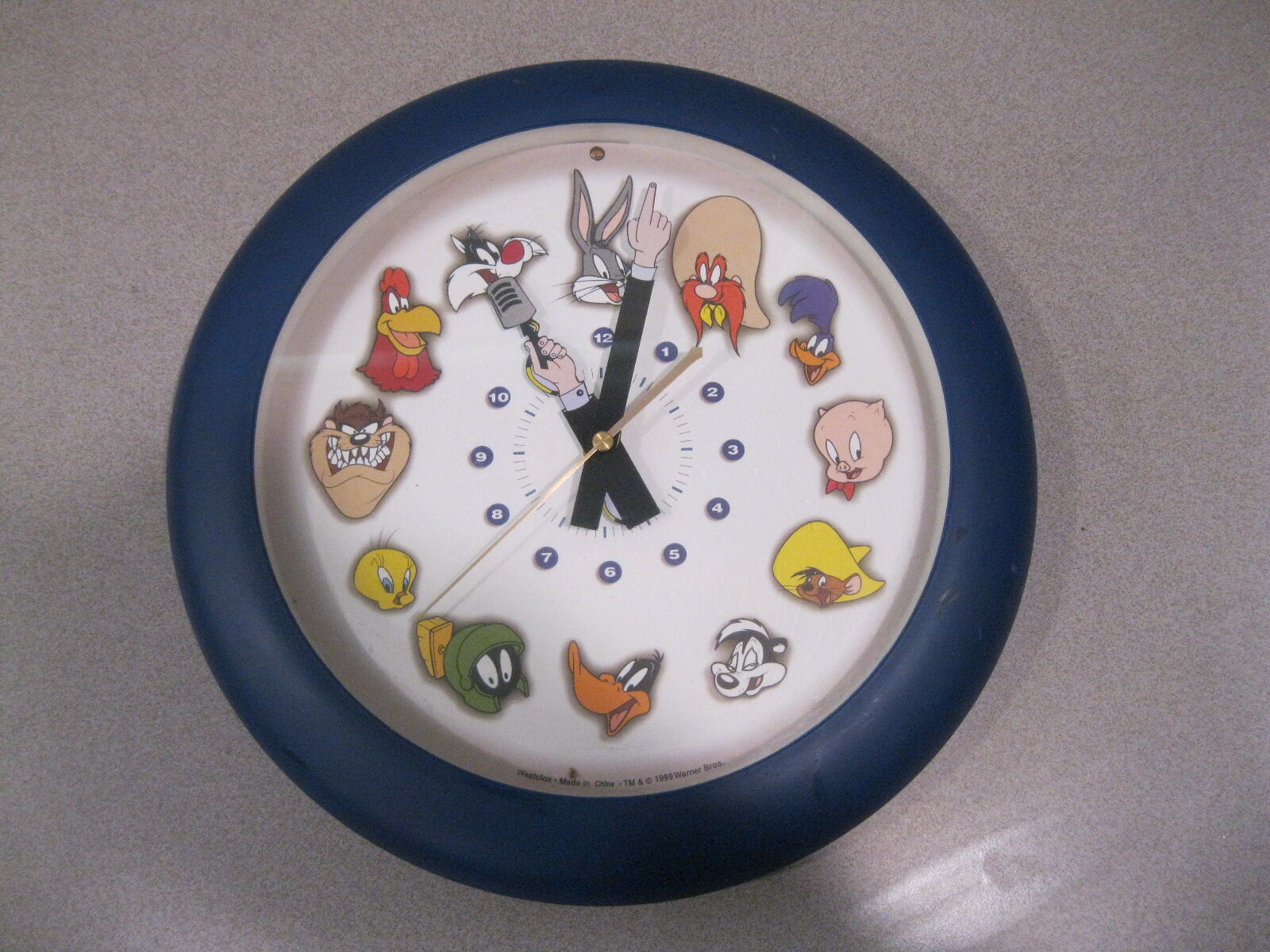 1993 Looney Tunes Talking Wall Clock