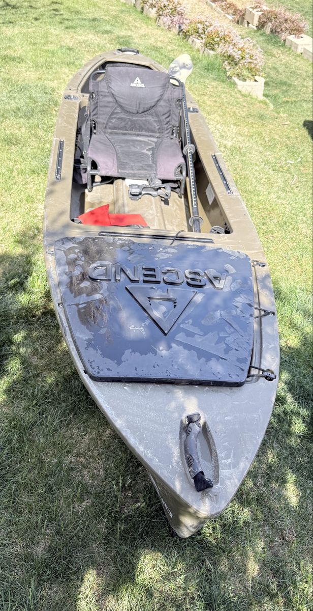 Ascend H12 sit-In Hybrid Kayak