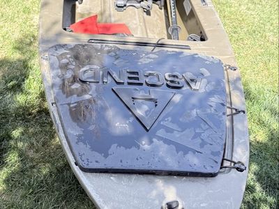 Ascend H12 sit-In Hybrid Kayak