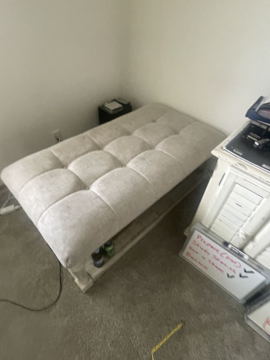 Beige Tufted Ottoman – Great Condition