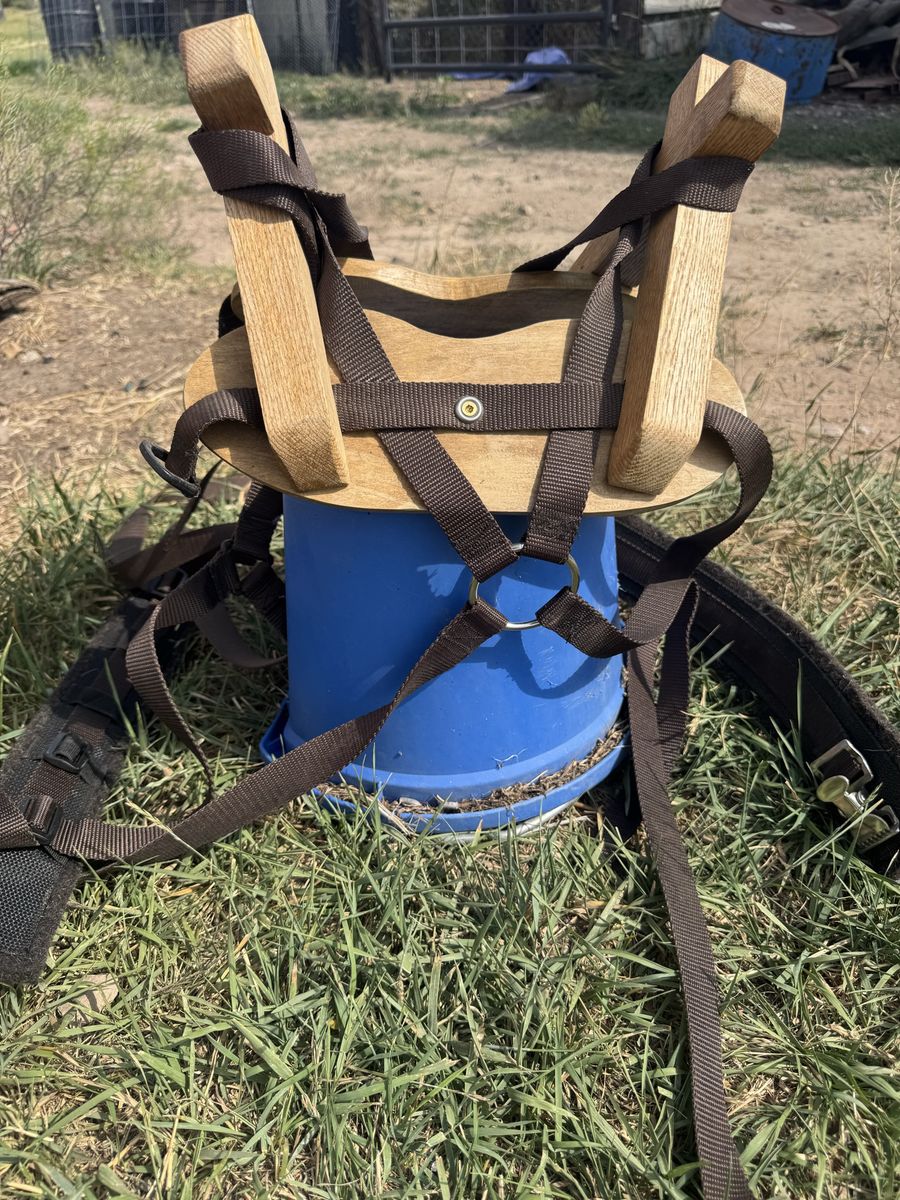 Goat pack saddle 