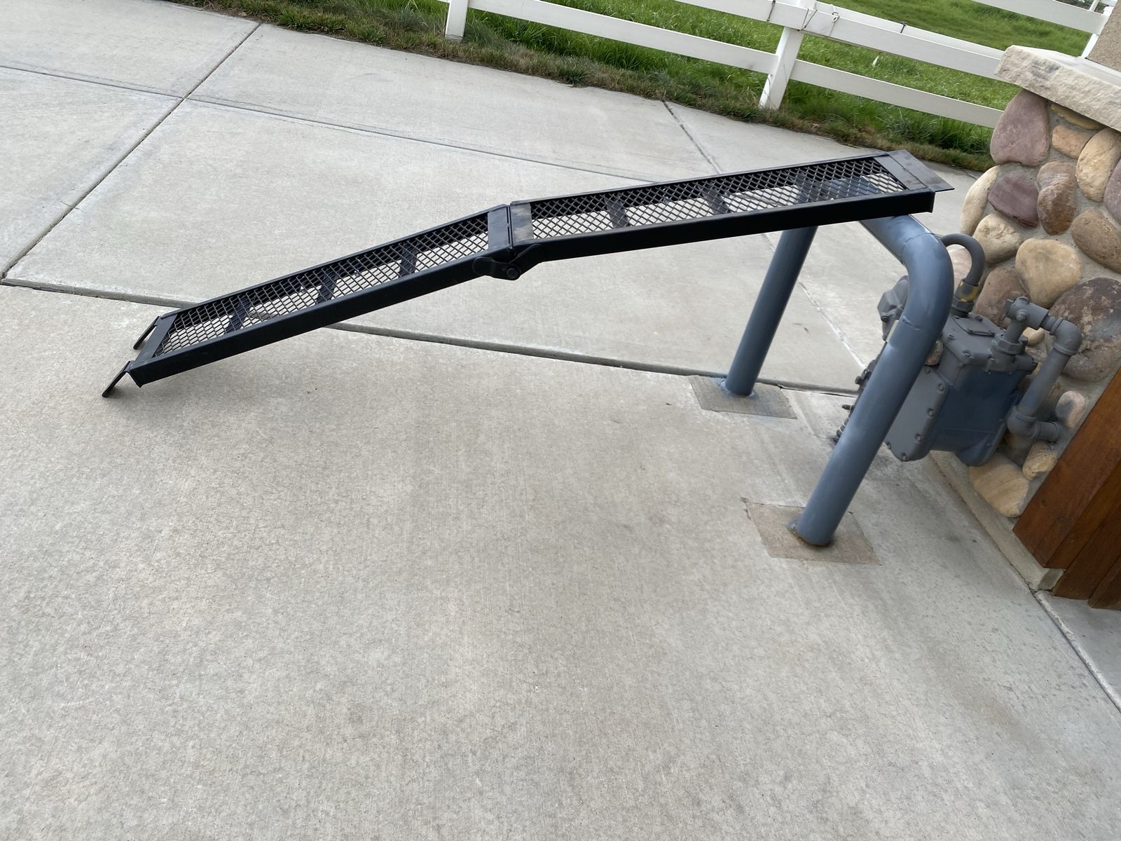 Haul Master 11" x 80" Center-Fold Steel Single Ramp (800 lb Capacity)