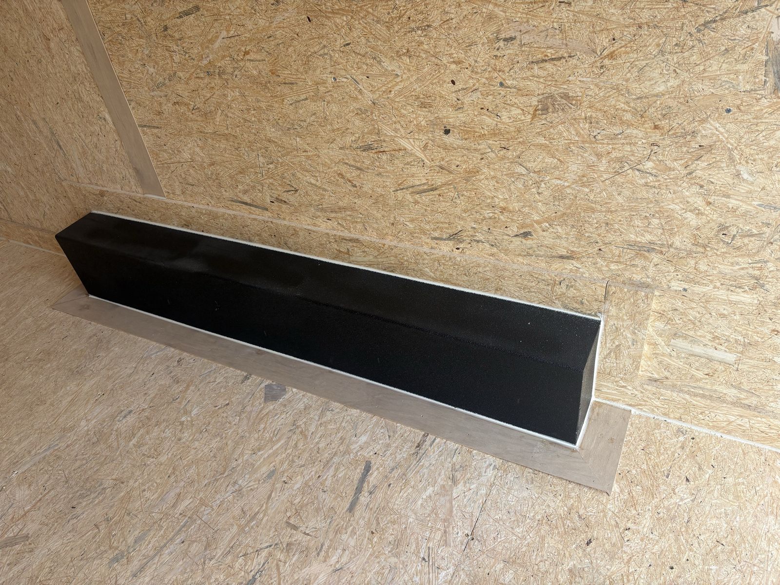 Main image 7