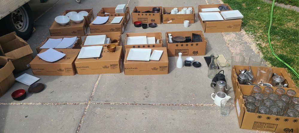 resturaunt dishware, mainly Sushi style