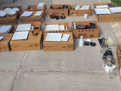 resturaunt dishware, mainly Sushi style