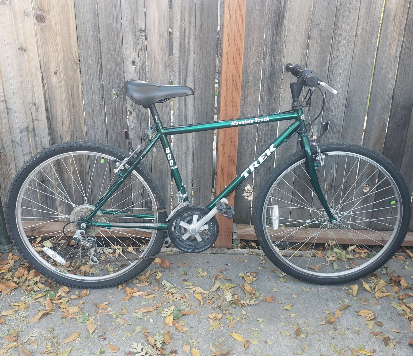 MOUNTAINTRACK 800 TREK BIKE