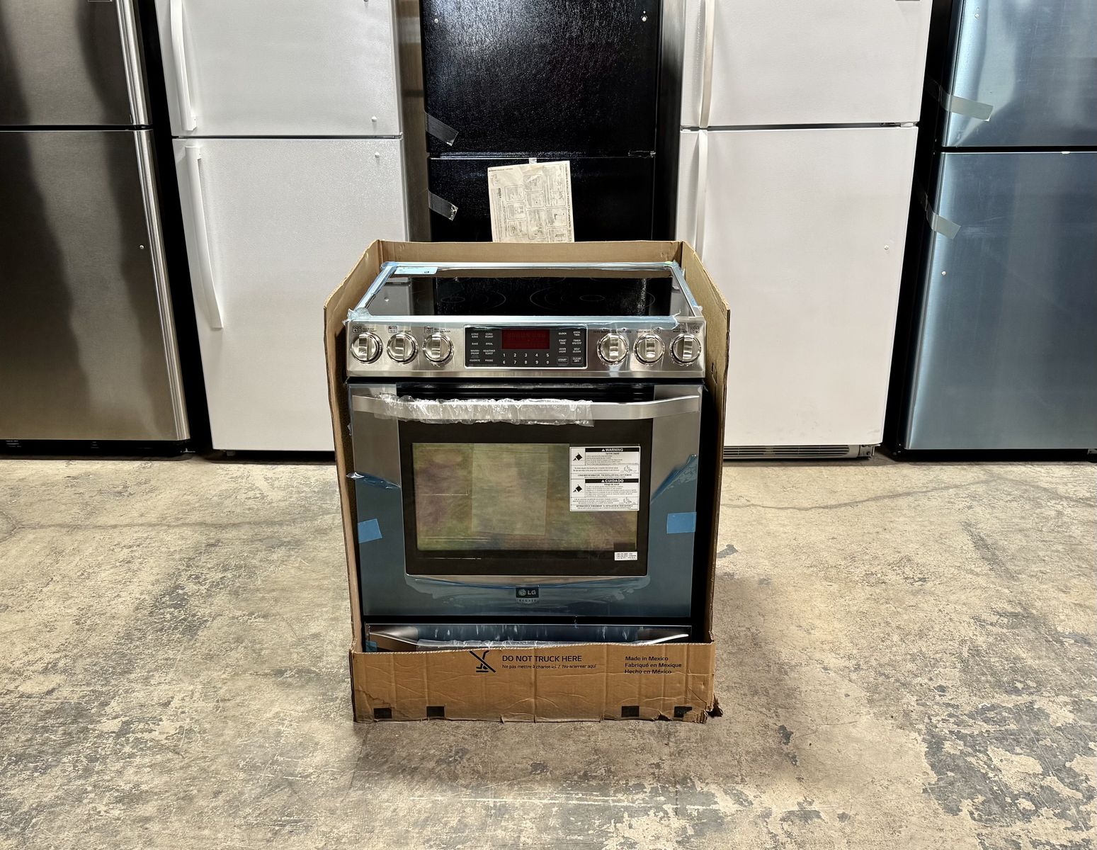 LG STUDIO SLIDE IN ELECTRIC RANGE WITH TRUE CONVECTION