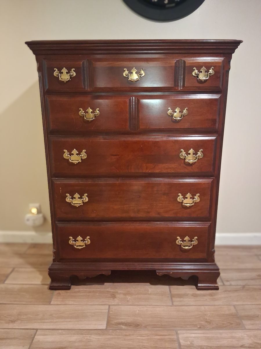 Wood dresser